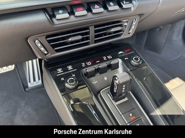 Porsche 992 Cabrio Carrera GTS