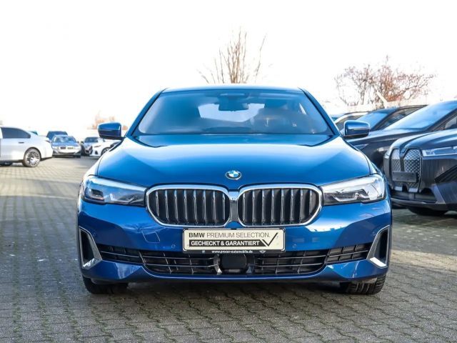 BMW 530 530d Luxury Line Sedan xDrive