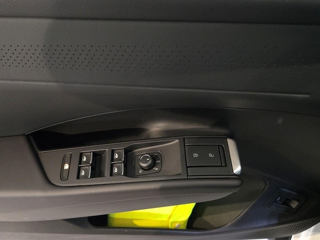 Volkswagen T-Roc 1.5 eTSI DSG IQ.Drive R-Line