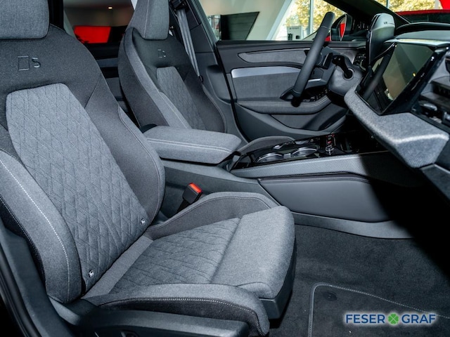 Audi A6 Avant Quattro S-Tronic