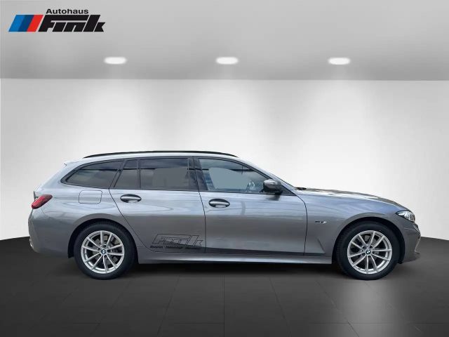 BMW 330 330e Touring xDrive