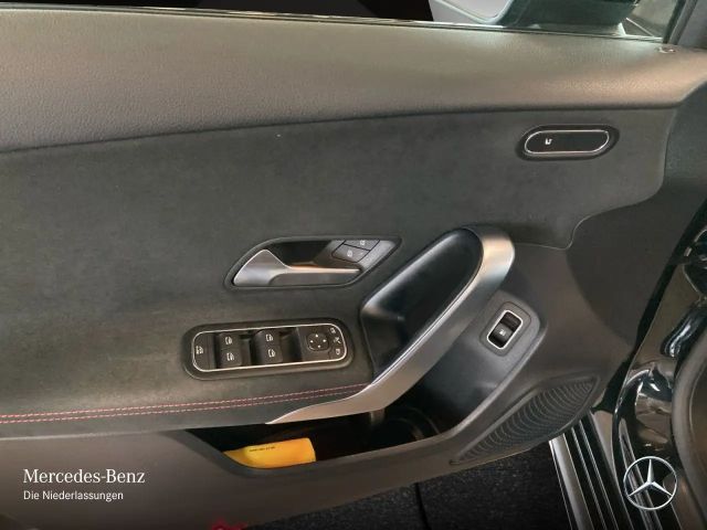 Mercedes-Benz A 250 A 250 e AMG Line