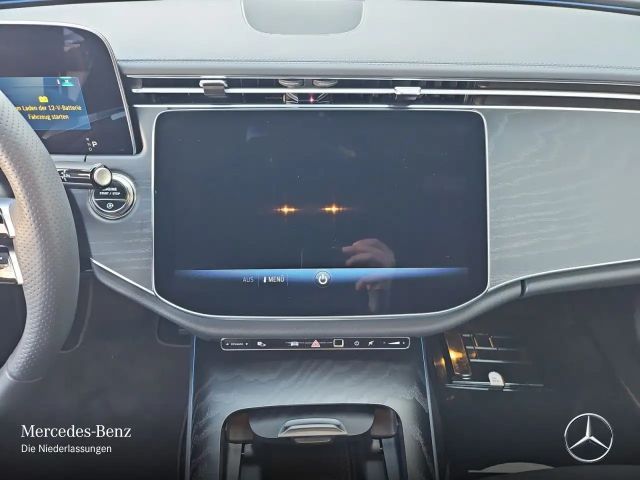 Mercedes-Benz E 200 AMG Line Sedan