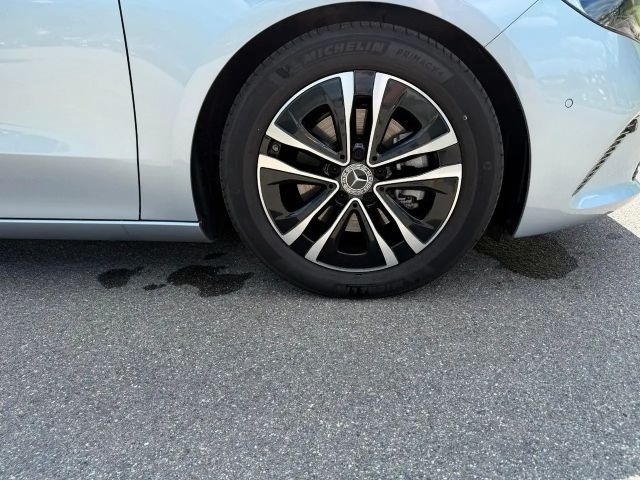 Mercedes-Benz B 180 Totwinkel / Winter-Paket / Kamera /  MBUX