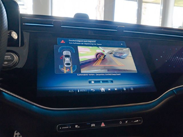 Mercedes-Benz E 200 4MATIC Sedan