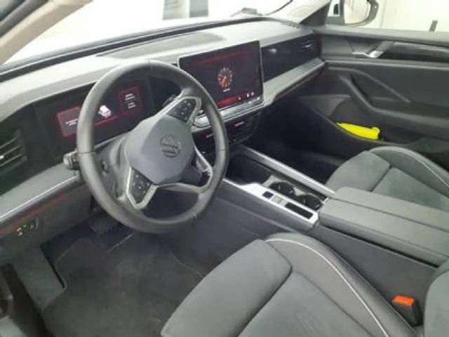 Volkswagen Passat 1.5 eTSI Business DSG Variant