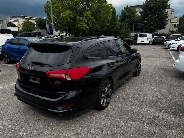 Ford Focus ST Line