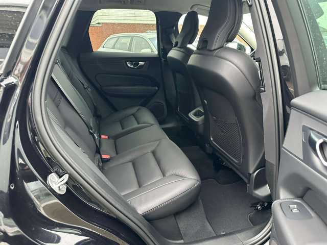 Volvo XC60 AWD Dark Plus