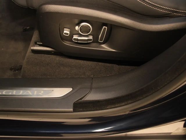 Jaguar F-Pace AWD D300 R-Dynamic