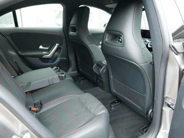 Mercedes-Benz CLA 200 AMG Line CLA 200 d Coupé