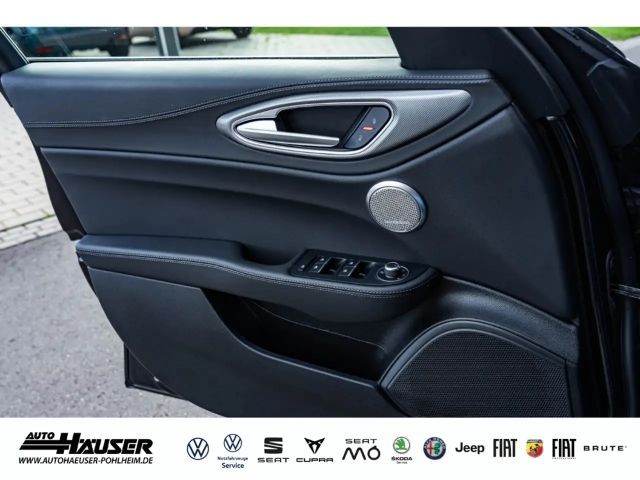 Alfa Romeo Giulia AT8 Q4 Turbo Veloce