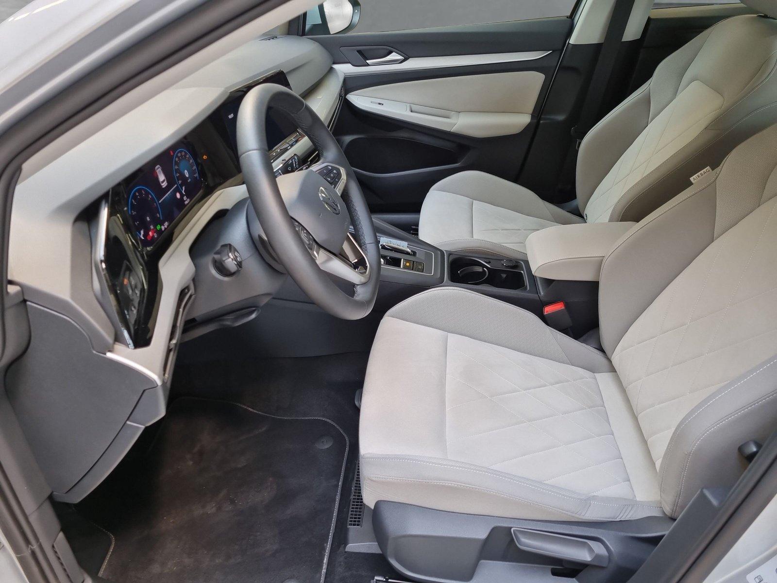 Volkswagen Golf 1.5 eTSI Golf VIII Life