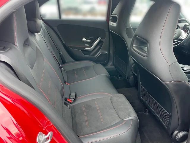 Mercedes-Benz A 250 A 250 e AMG Line