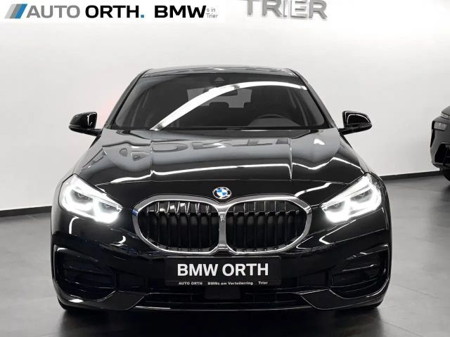 BMW 118 118i Sedan Sport Line