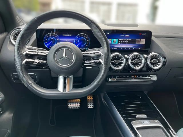Mercedes-Benz EQA 300 4MATIC AMG Line