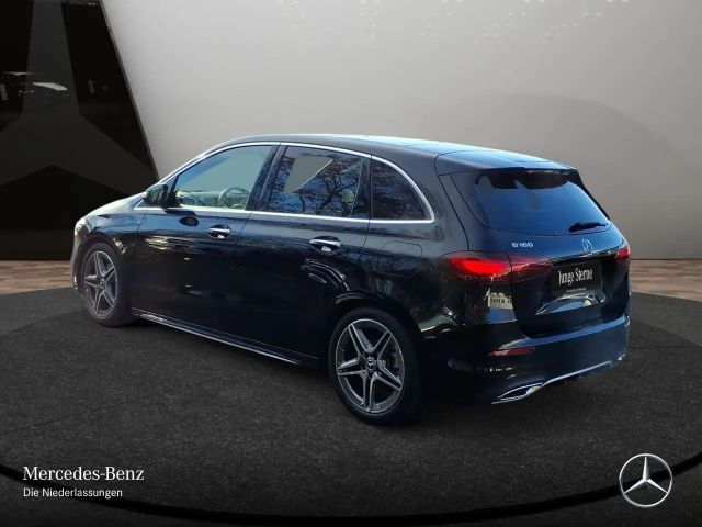 Mercedes-Benz B 180 AMG Line Sedan