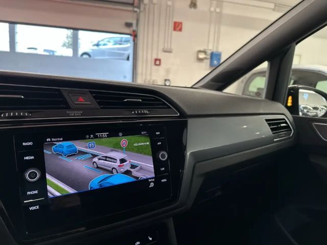 Volkswagen Touran 1.5 TSI DSG R-Line