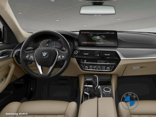 BMW 520 520d Luxury Line Touring xDrive