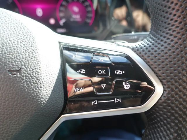 Volkswagen Golf R-Line Variant