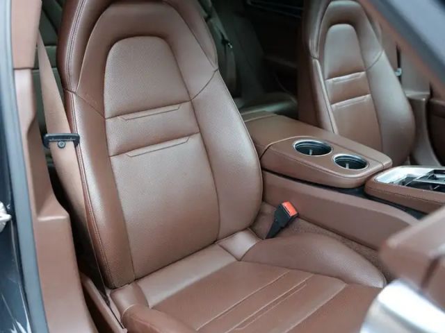 Porsche Panamera 4 E-Hybrid