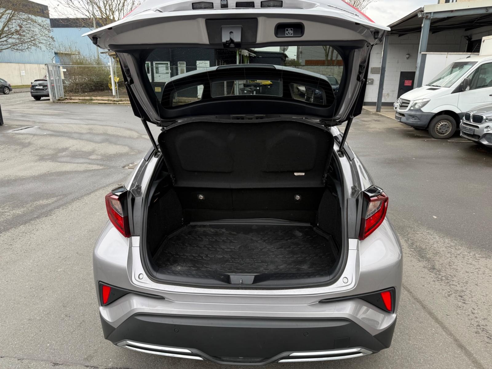 Toyota C-HR Hybride Team D