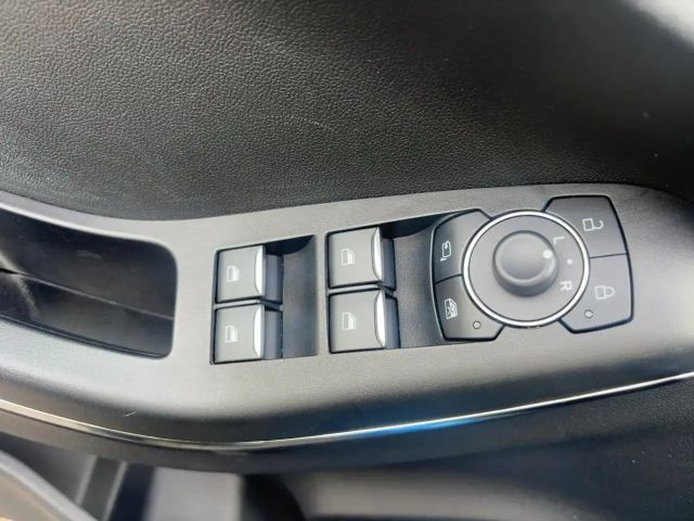 Ford Puma EcoBoost Titanium