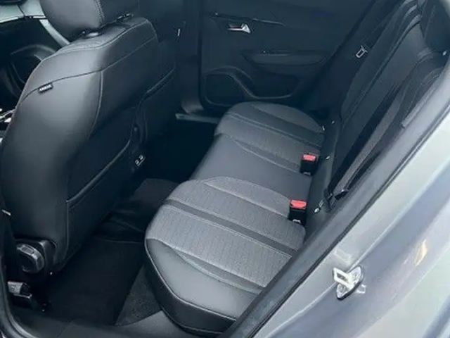 Peugeot E-2008 Allure Pack