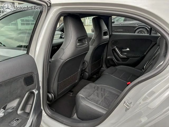 Mercedes-Benz A 180 AMG Line