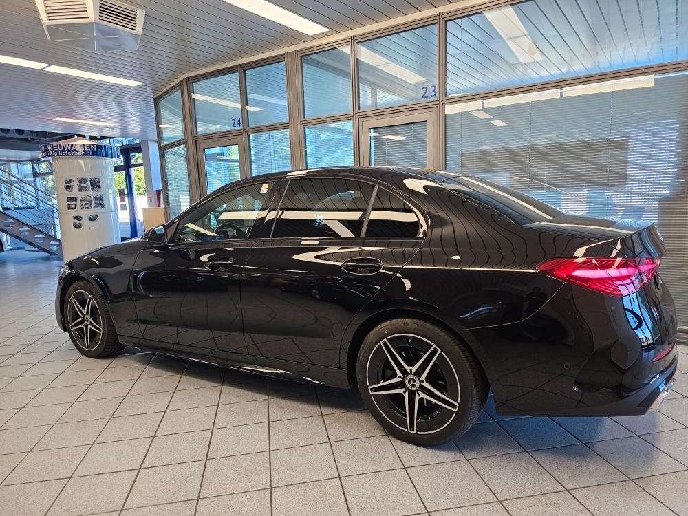 Mercedes-Benz C 200 AMG Line Sedan