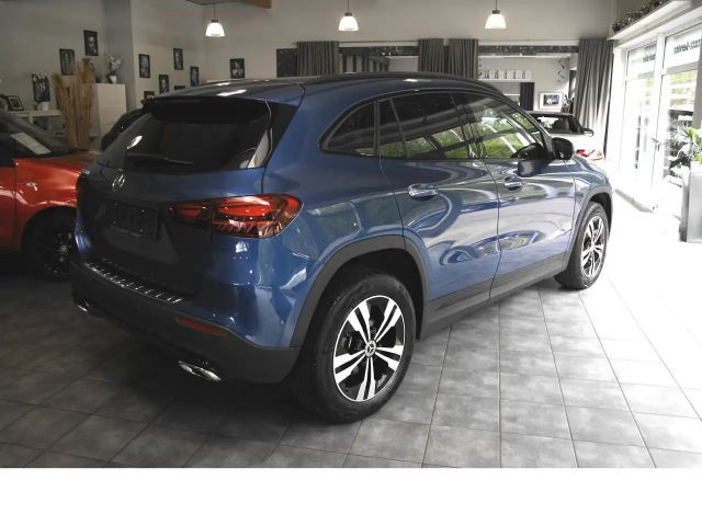 Mercedes-Benz GLA 200 Progr. Night*360°*Memory*MBUX*Distronic