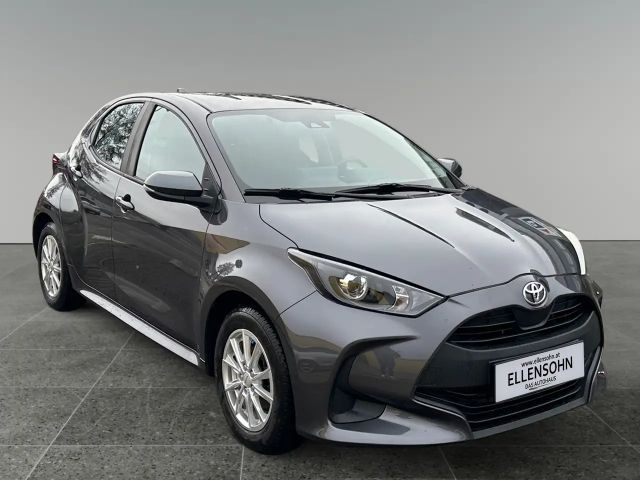 Toyota Yaris Active Hatchback