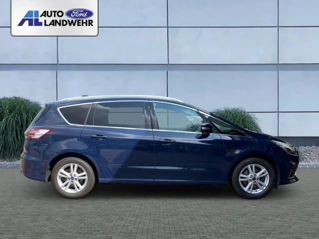 Ford S-Max Titanium