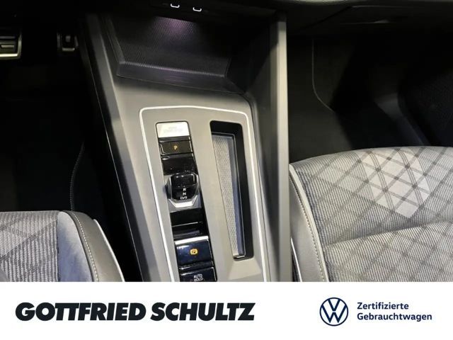 Volkswagen Golf 2.0 TSI DSG Golf VIII R-Line