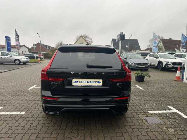 Volvo XC60 AWD Dark Plus
