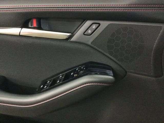 Mazda 3 Homura SkyActiv e-Skyactiv