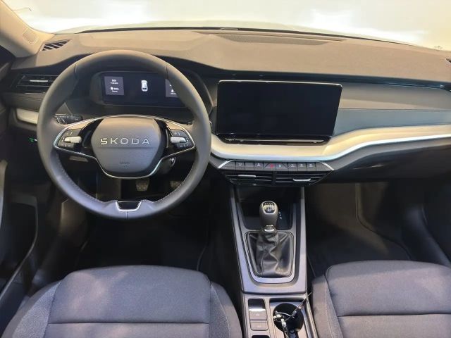 Skoda Octavia Essence TSI