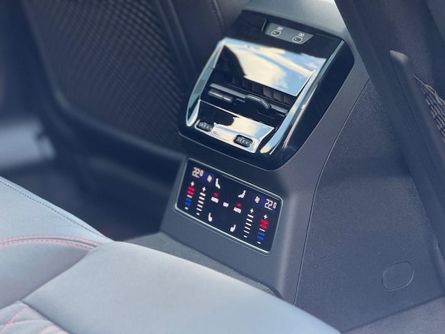 Audi A6 Avant Quattro S-Tronic