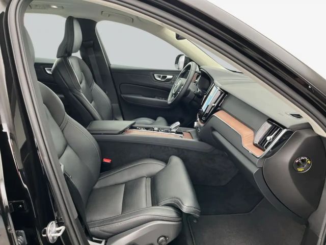 Volvo XC60 Dark Plus
