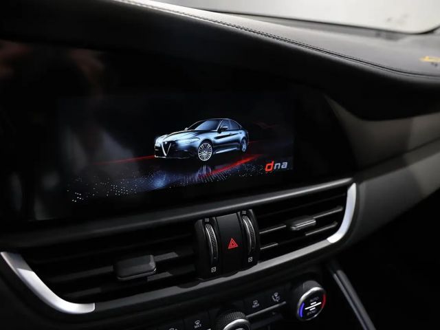 Alfa Romeo Giulia AT8 AWD Q4