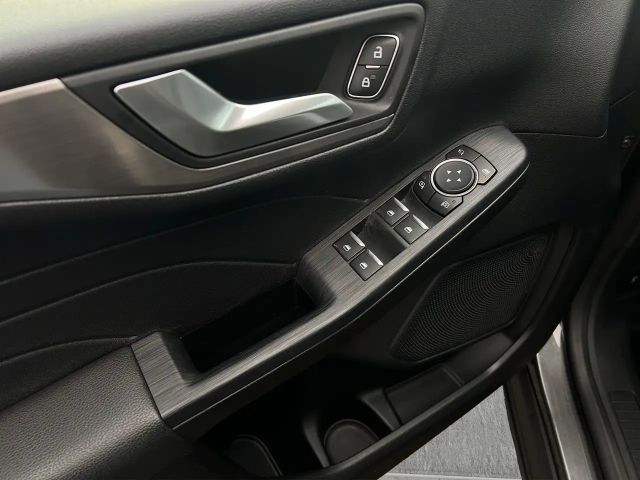 Ford Kuga AWD Hybrid Titanium