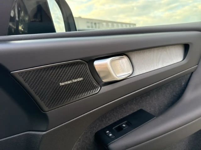 Volvo XC40 Dark Plus