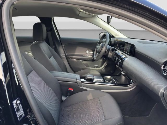 Mercedes-Benz A 250 A 250 e