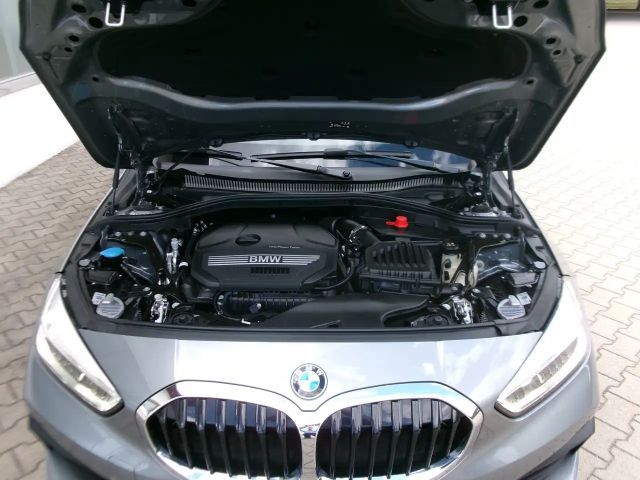 BMW 118 Sedan
