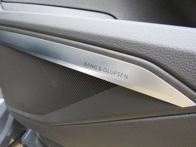 Audi Q8 e-tron 50 Quattro S-Line