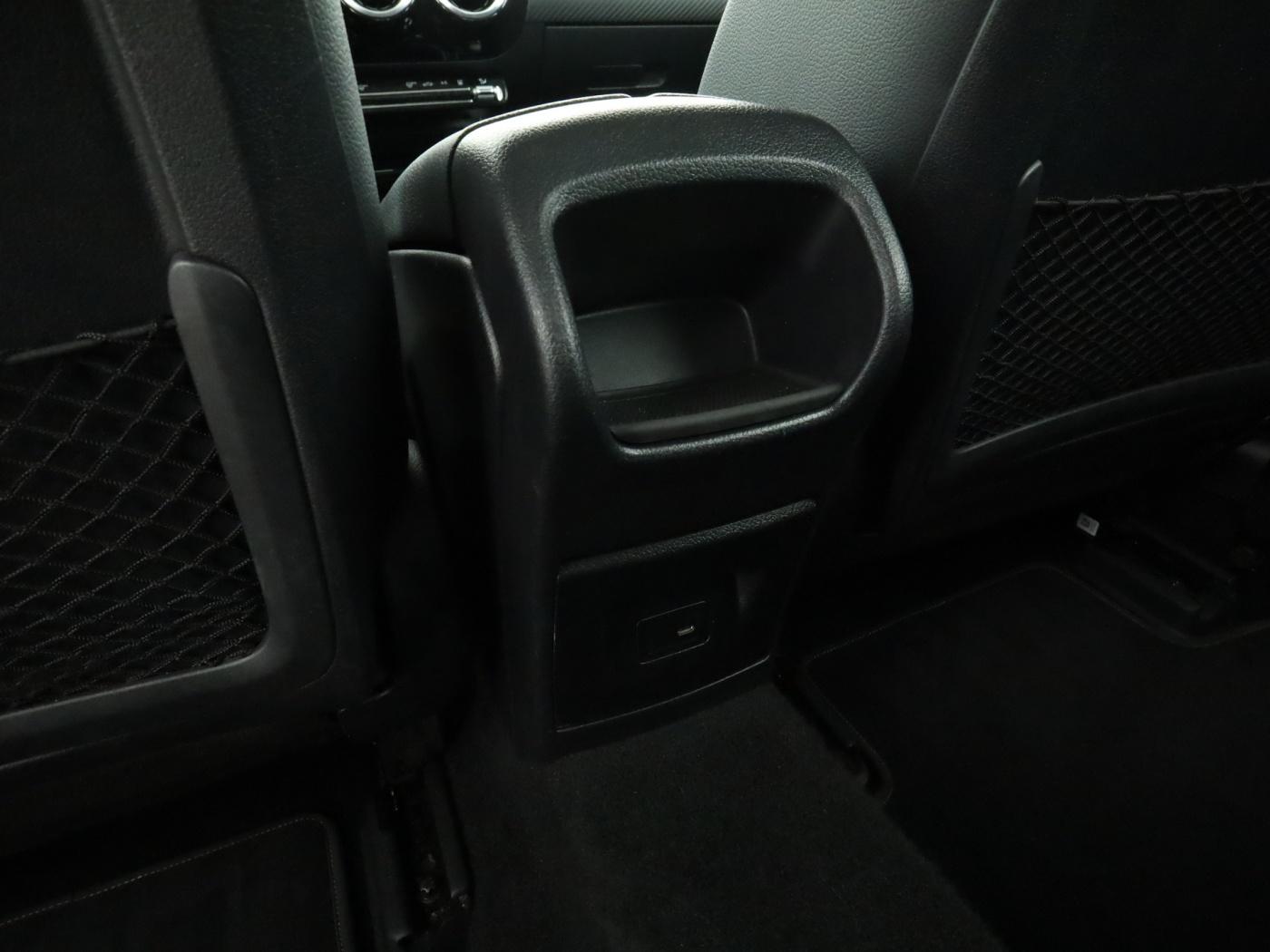 Mercedes-Benz A 250 A 250 e