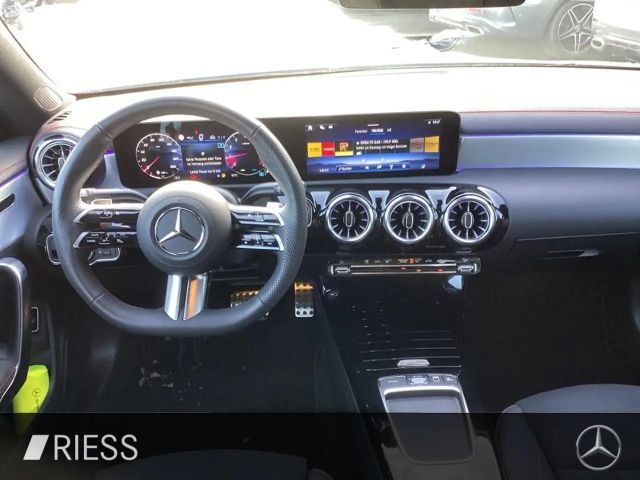 Mercedes-Benz CLA 200 AMG Line Coupé