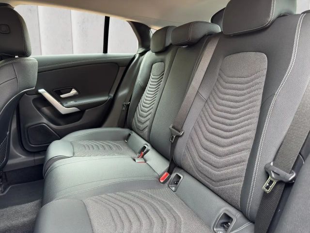 Mercedes-Benz CLA 180 Progressive