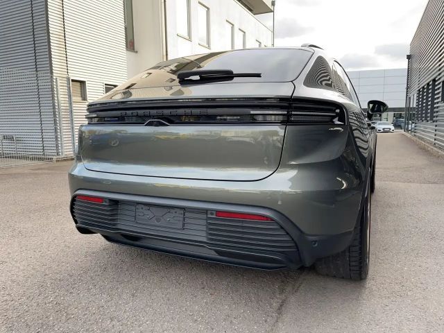 Porsche Macan 4
