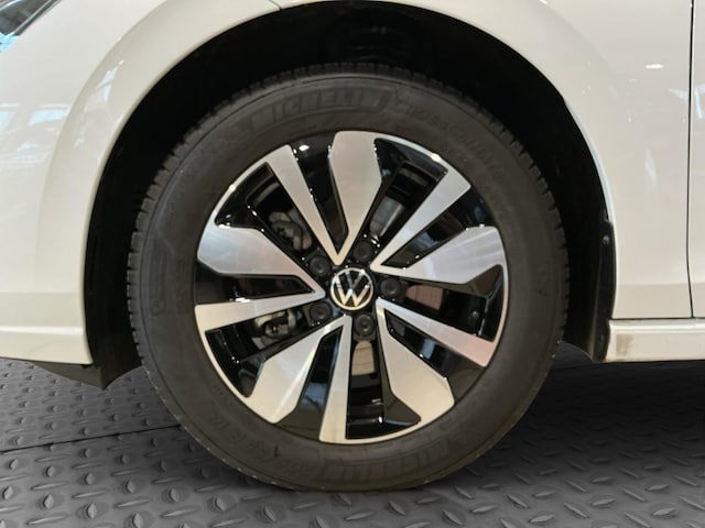 Volkswagen Golf 1.5 eTSI DSG Golf VIII