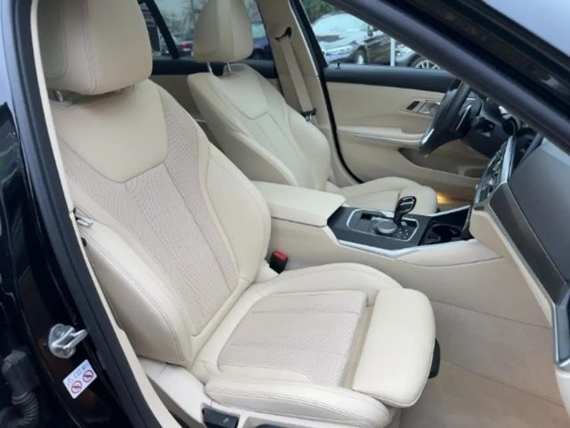 BMW 320 320i Sedan xDrive